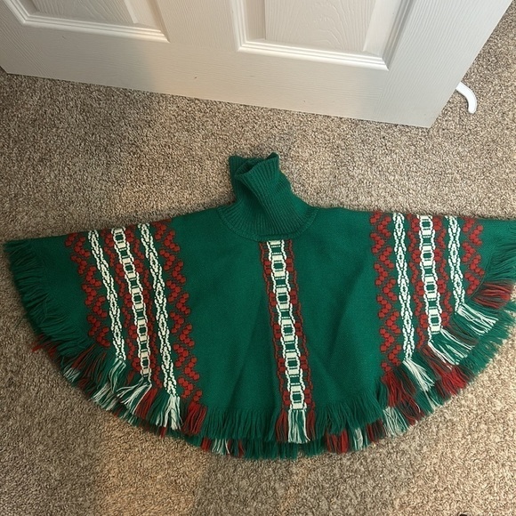 Marianne Wendt Aztec Collared Shawl Cover Green White Red READ Chile - Picture 6 of 11